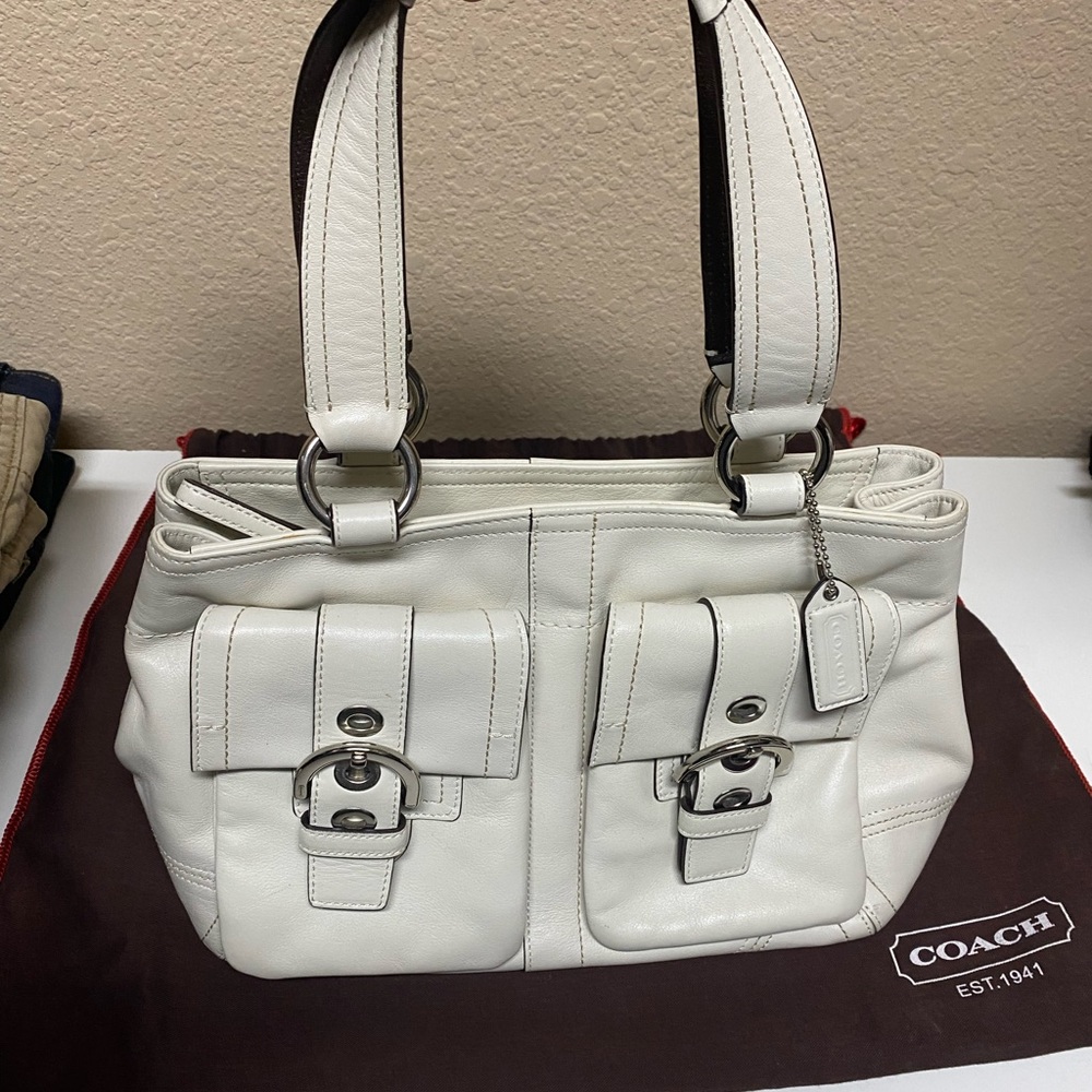 COACH SOHO Ivory Leather Shoulder Purse Style 8A09